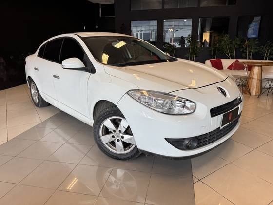 RENAULT FLUENCE 2.0 DYNAMIQUE 16V FLEX 4P AUTOMÁTICO RENAULT FLUENCE 2.0 DYNAMIQUE 16V FLEX 4P AUTOMÁTICO